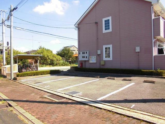 スマイルビームの駐車場