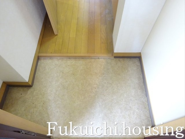 ミレニアム経堂の玄関