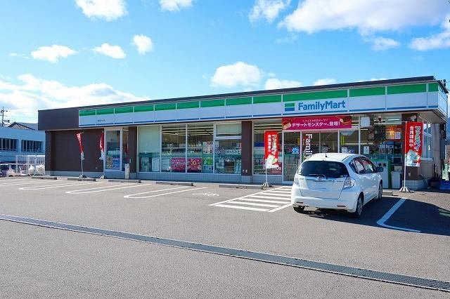 ヴィレッタ　ドゥーエ　Ⅱの周辺|ファミリーマートまで1000m