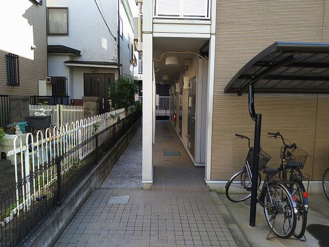 【その他】 | レオパレス野川 | 玄関側通路