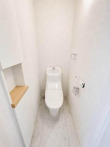 守谷市松並青葉２丁目の一戸建てのトイレ|2階にもトイレ完備♪各階にあり便利。※温水洗浄便座は残置物