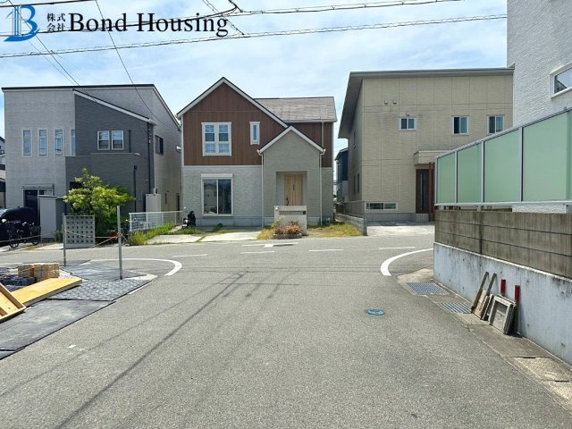 角地に付き開放感あり　大久保町松陰山手1期　新築4区画　1号棟の外観
