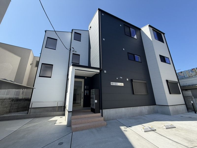 逗子市久木３丁目のアパートの外観
