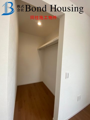 WIC完備収納豊富　大久保町松陰山手1期　新築4区画　2号棟の玄関
