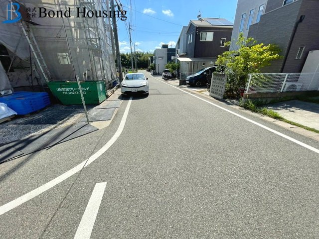 BELS取得物件　大久保町松陰山手1期　新築6区画　4号棟の前面道路含む現地写真