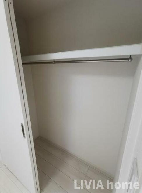 足立区西竹の塚１丁目のアパートの収納