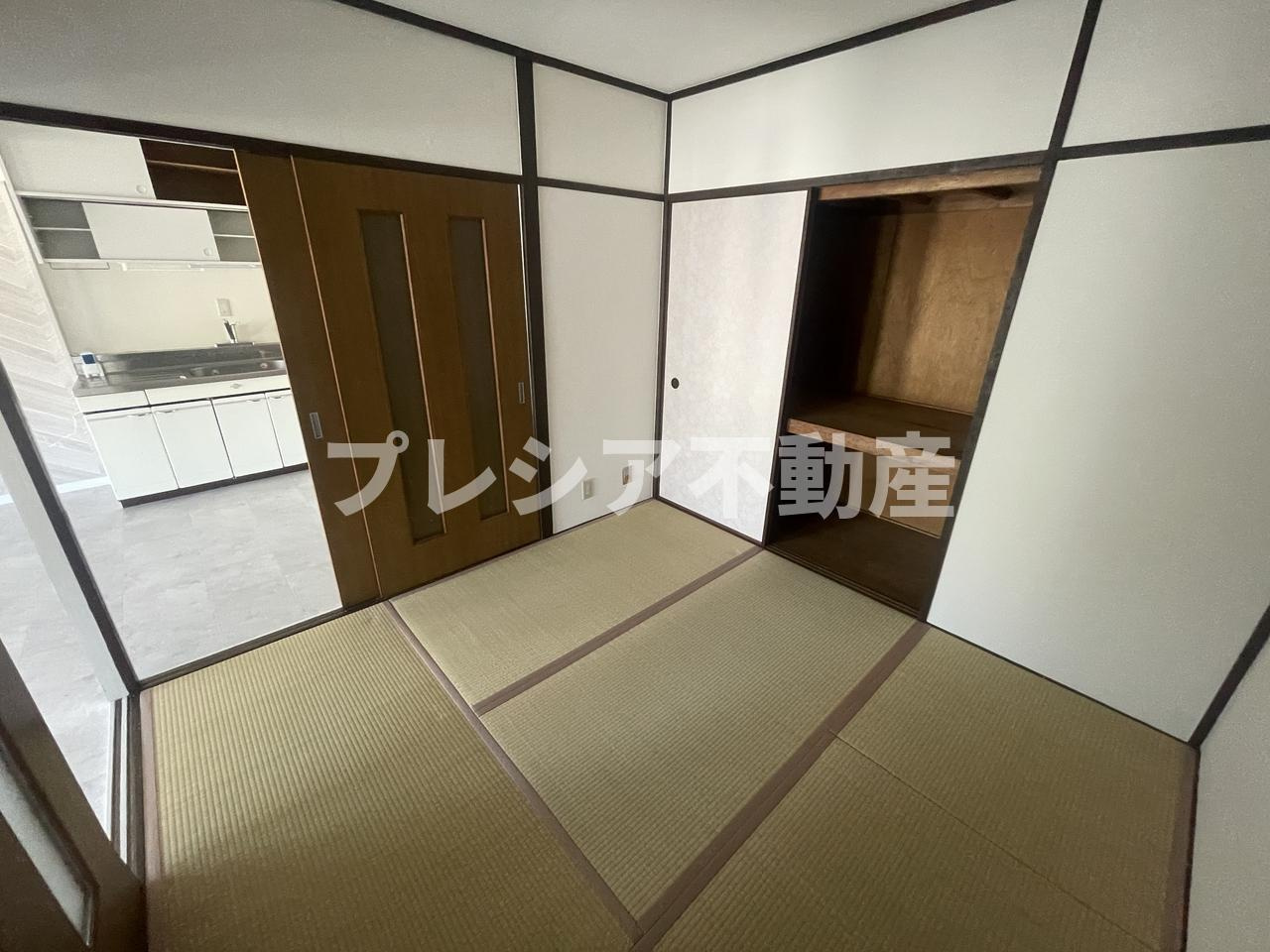上高丸コーポラスの和室