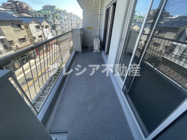 上高丸コーポラスのバルコニー