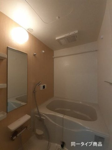 ライズひまわりの浴室
