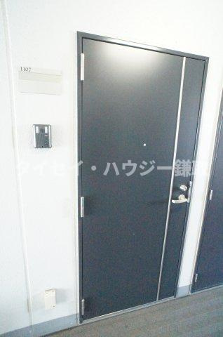 ＧＲＡＳＳ　ＳＱＵＡＲＥ六番館の玄関