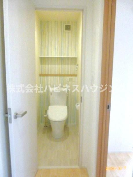 アドラブール　Ｂ棟のトイレ|ゆったりとした空間のトイレです