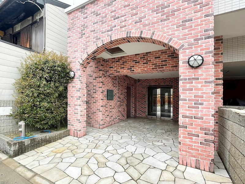 モン・ルポーのエントランス|建物の内部です