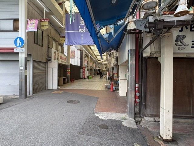 モン・ルポーの周辺|商店街