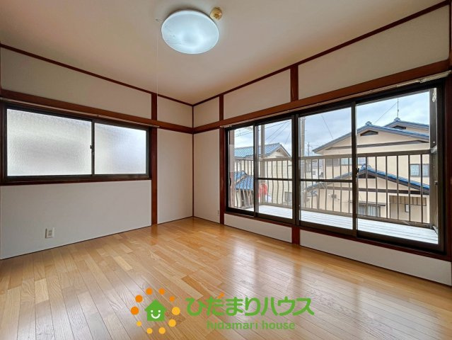 羽生市上岩瀬1期　中古一戸建ての寝室