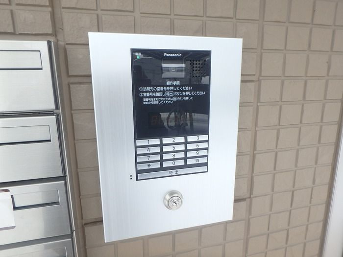 ボンシック１番館のエントランス