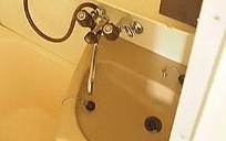 調布市調布ケ丘３丁目のアパートの洗面所