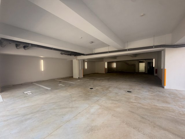 北九州市八幡西区則松２丁目の賃貸マンションの駐車場