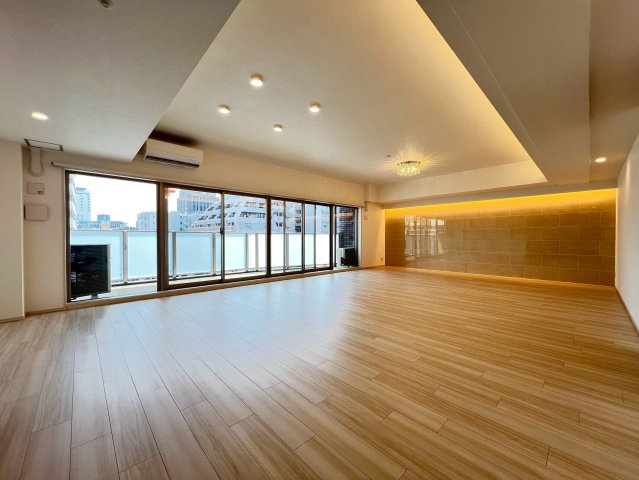 プレジオ北浜の居間・リビング
