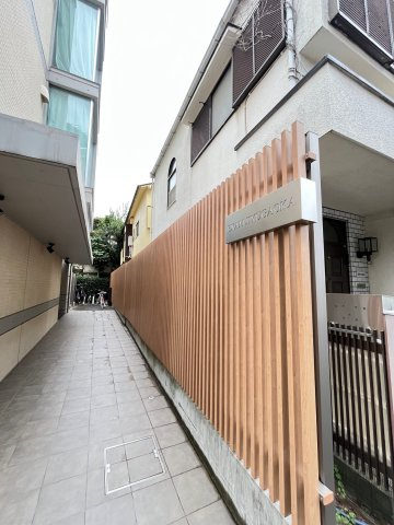 EXAM自由が丘のエントランス|清潔なエントランスです