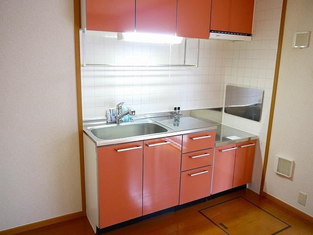 フローリッシュいづみⅡのキッチン|お料理しやすいキッチンです