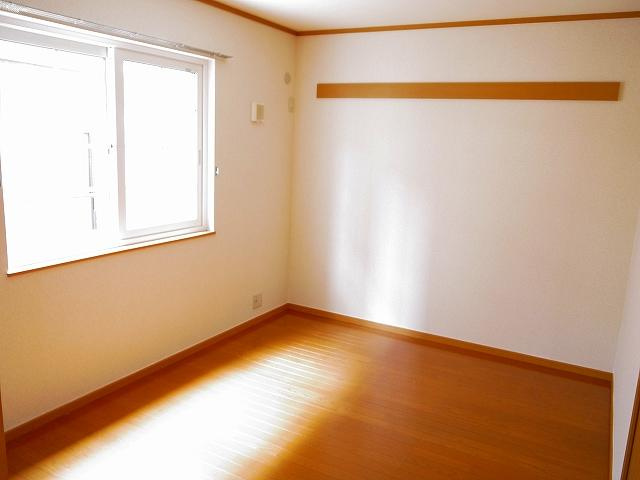 フローリッシュいづみⅡの居間・リビング|ゆったり過ごせる居間です