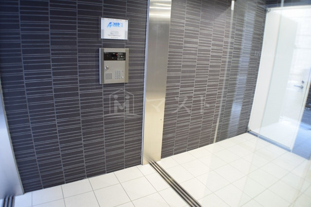 CHATEAU NAMBA RIPPLEのエントランス