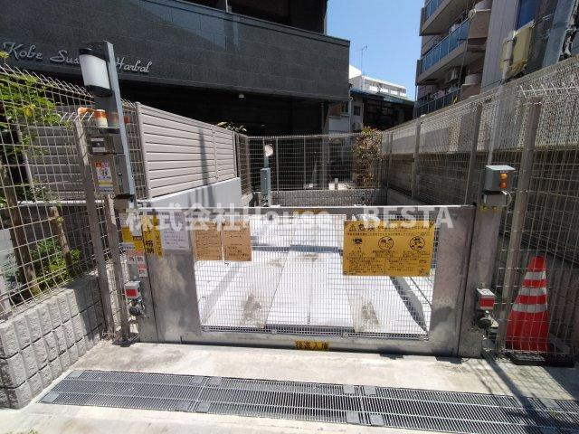 プレサンスKOBE須佐野ハーバルの駐車場