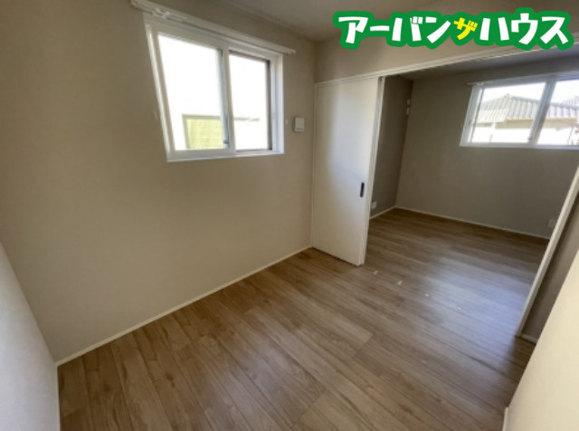 岡山市南区新保の一戸建ての居間・リビング