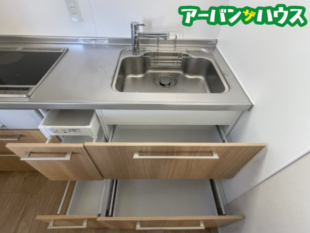 岡山市南区新保の一戸建てのキッチン