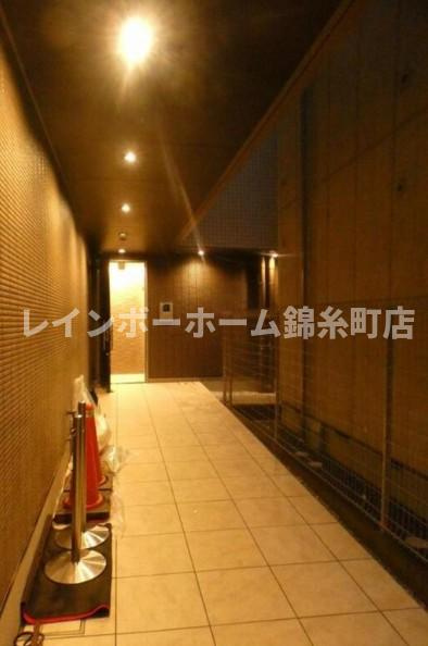グランパーク本所のエントランス