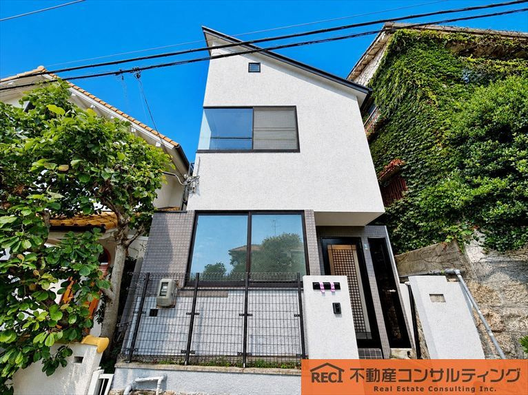 神戸市灘区五毛通3丁目　中古戸建の外観|フルリノベーション済み♪外壁塗装も実施！