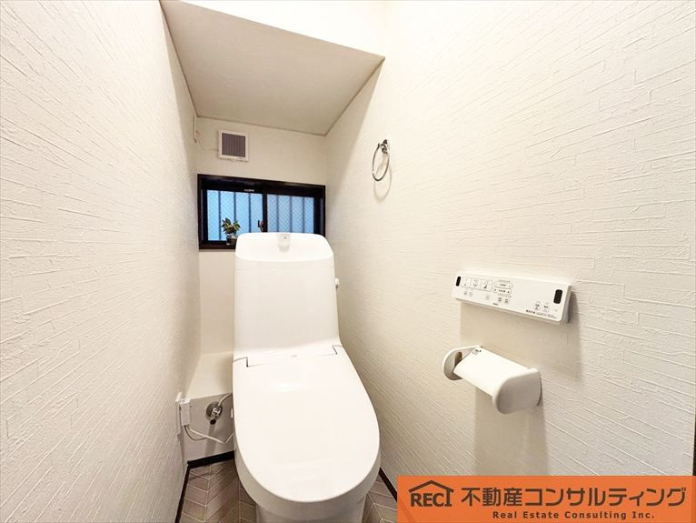 神戸市灘区五毛通3丁目　中古戸建のトイレ