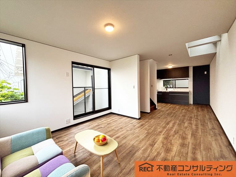 神戸市灘区五毛通3丁目　中古戸建の居間・リビング