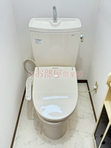 ハイフラワーコーポ Bのトイレ|ゆったりとした空間のトイレです