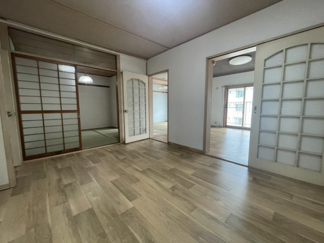 宝塚光明住宅2号棟の居間・リビング