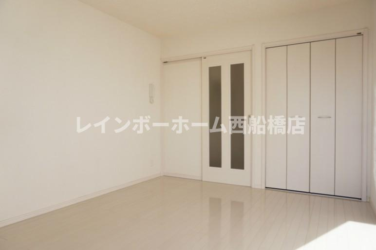 クレアシオン八千代台西A棟の居間・リビング