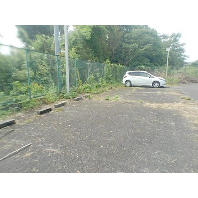 メゾンパストラルⅠの駐車場