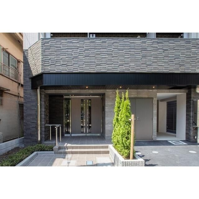 アルファコート西川口２３のエントランス