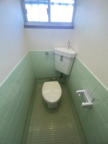 中島ハイツのトイレ|落ち着いたトイレです