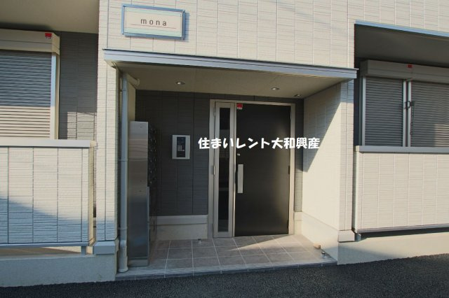 mona（モナ）のエントランス