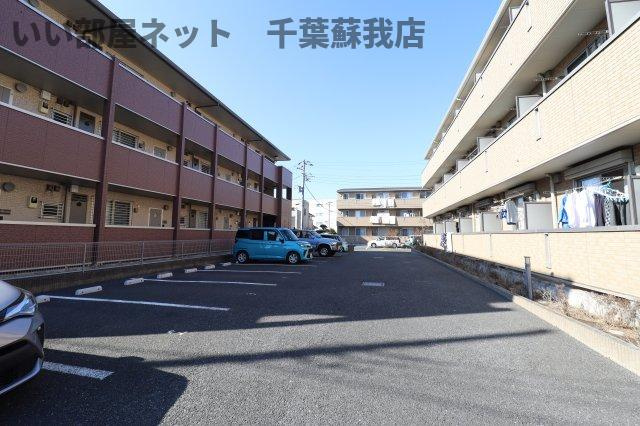 ジェンティーレ ヤマザキの駐車場|駐車場があるので、車を買う予定の方も安心です