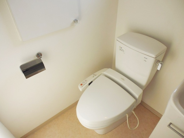 アプレシティ浮間舟渡のトイレ|洗浄・暖房便座付きのトイレです。
