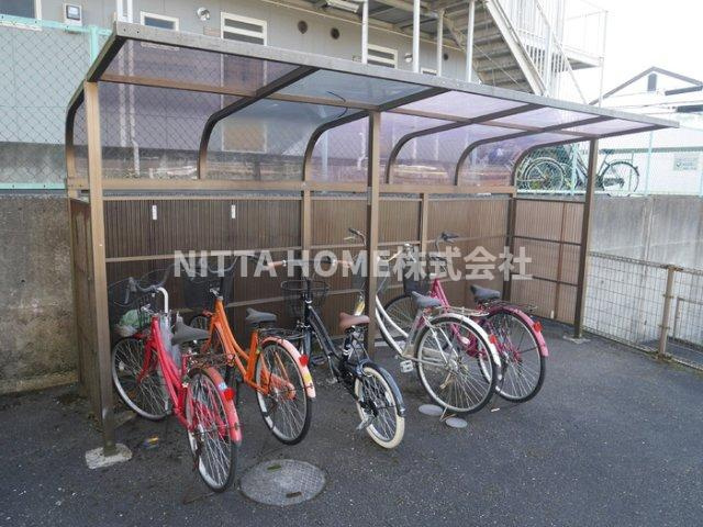 福知山市字前田のアパートのその他共用部分|屋根付きの駐輪場になります◎