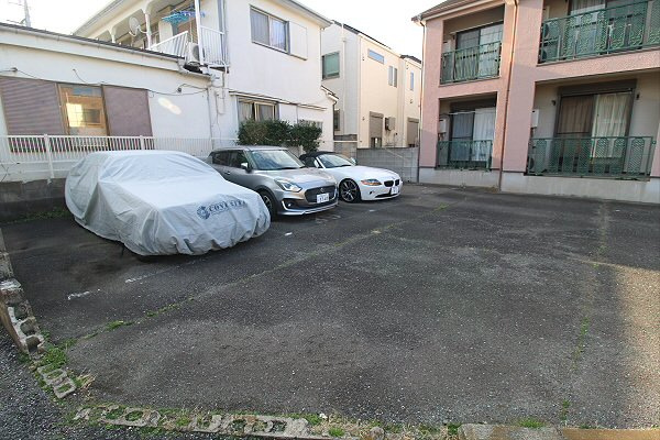 【駐車場】