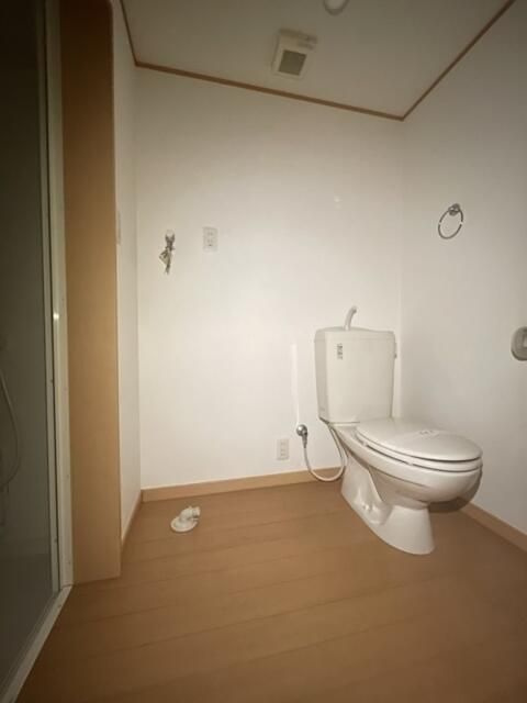 横浜市西区藤棚町２丁目のアパートのトイレ