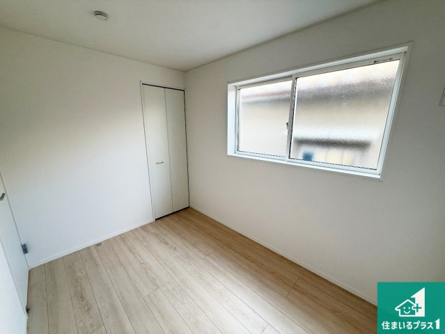 ♦高石市羽衣　第1期　新築一戸建ての洋室|シンプルな洋室は、自分好みのインテリアが楽しめます♪ご家族とインテリアや家具を選びに行くのは新築購入時の醍醐味の一つです。ぜひお楽しみください♪