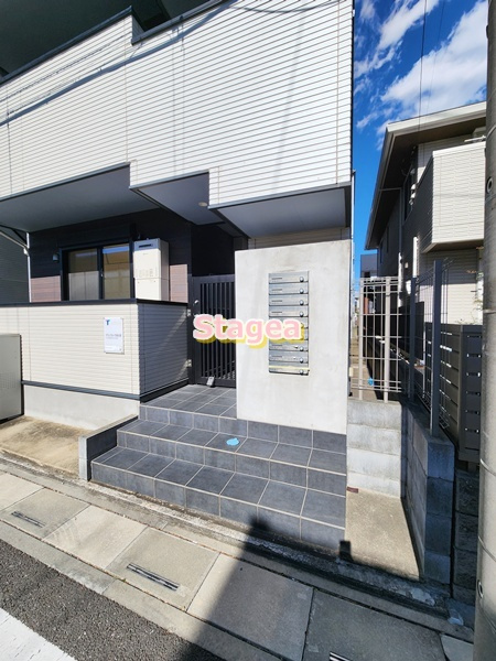 グランプルーヴ東大宮のエントランス