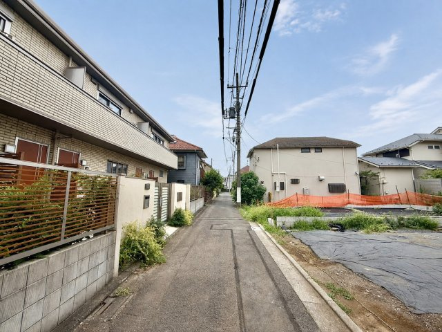 杉並区久我山5丁目　新築戸建の前面道路含む現地写真|2026.08.03撮影

現地ご見学希望・資料請求などお気軽にお問い合わせ下さい！
03-5990-5201