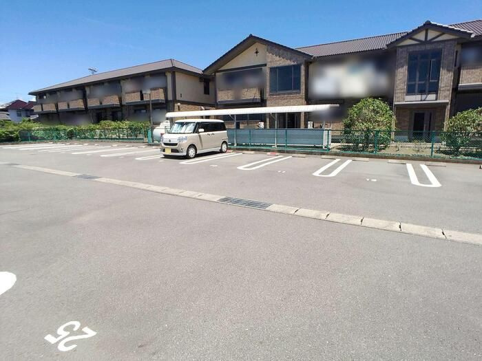 MONTE ROSA　Ⅰの駐車場