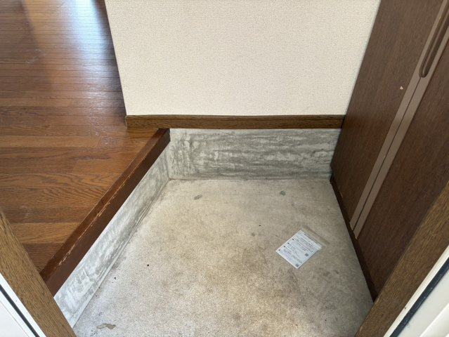 ローズシャトレ王塚台の玄関